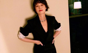 外表是仙女，私下里却是“老烟枪”五位女著名演员，刘亦菲出人意料