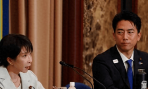 美国拒绝支持？东京爆发抗议，高市早苗终于撑不住了：愿与中方对话