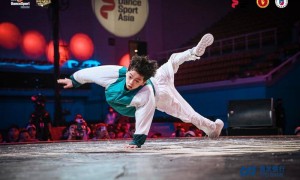 霹雳舞亚青赛上演中日对决 中国队完胜包揽双冠
