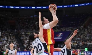 无解！张子宇8中8狂砍18分 “双塔”组合登场奠定胜局