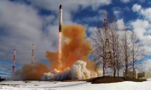 誓言复仇！40架轰炸机就位 300颗空投核弹下发：不排除爆发核战