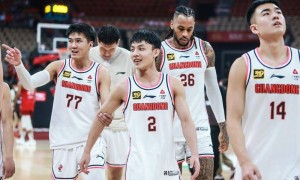 吉伦沃特30分徐杰16+12 广东客场擒天津4连胜