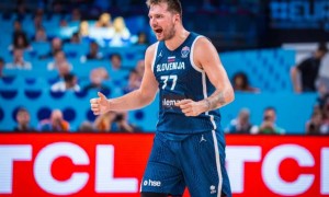 原创 
            斯洛文尼亚主帅质疑判罚 东契奇:这辈子没遇过这种事