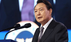打破60年传统，李在明清洗保守派，韩军一把手换人，局势严峻