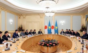 高市紧急表态后，普京做出大决定，派出绍伊古空降越南，一下就戳中了日本的软肋！