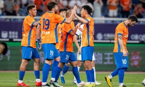 中超-泽卡梅开二度双方7中门框 泰山3-1三镇结束两连败