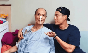 杨祐宁悼念父亲去世：前一晚和父亲互相表达爱意