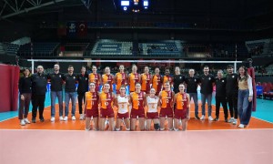 女排土超-王媛媛9分难阻2-3遭逆转 朱婷老东家3-2翻盘