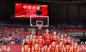 原创 
            4届助攻王+2届抢断王！中国女篮又一26岁控卫蜕变：2米26张子宇绝配