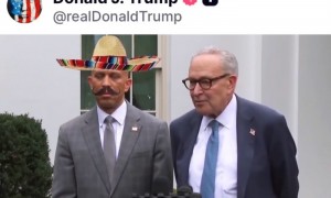 紧张时刻,特朗普发视频嘲讽民主党高层,美媒:美政府停摆或成定局