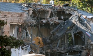 施工图曝光!为建“顶级”宴会厅,白宫东翼建筑拆除工作在争议声中开启